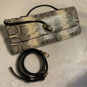 Elegant Snakeskin Pattern Clutch